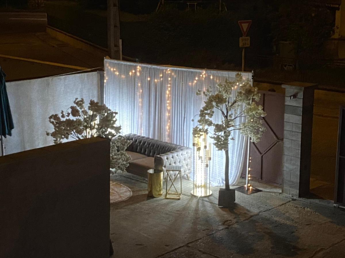Pavillon Bon Enfant Daire Saint-Priest  Dış mekan fotoğraf