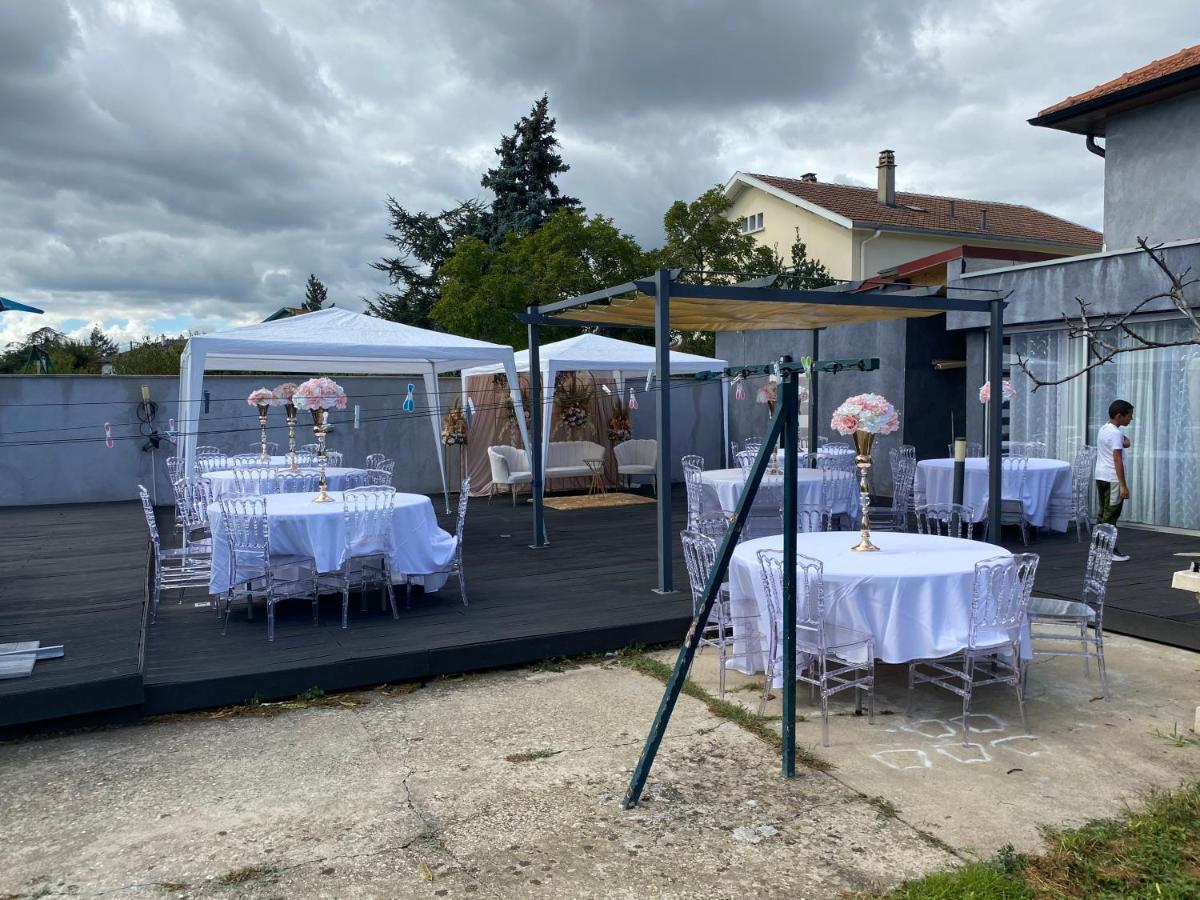Pavillon Bon Enfant Daire Saint-Priest  Dış mekan fotoğraf